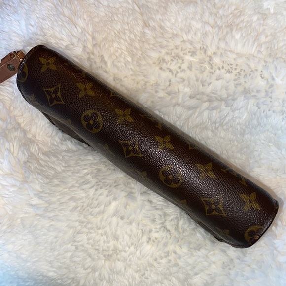 Louis Vuitton Monogram Wristlet/Clutch - Picture 3 of 16